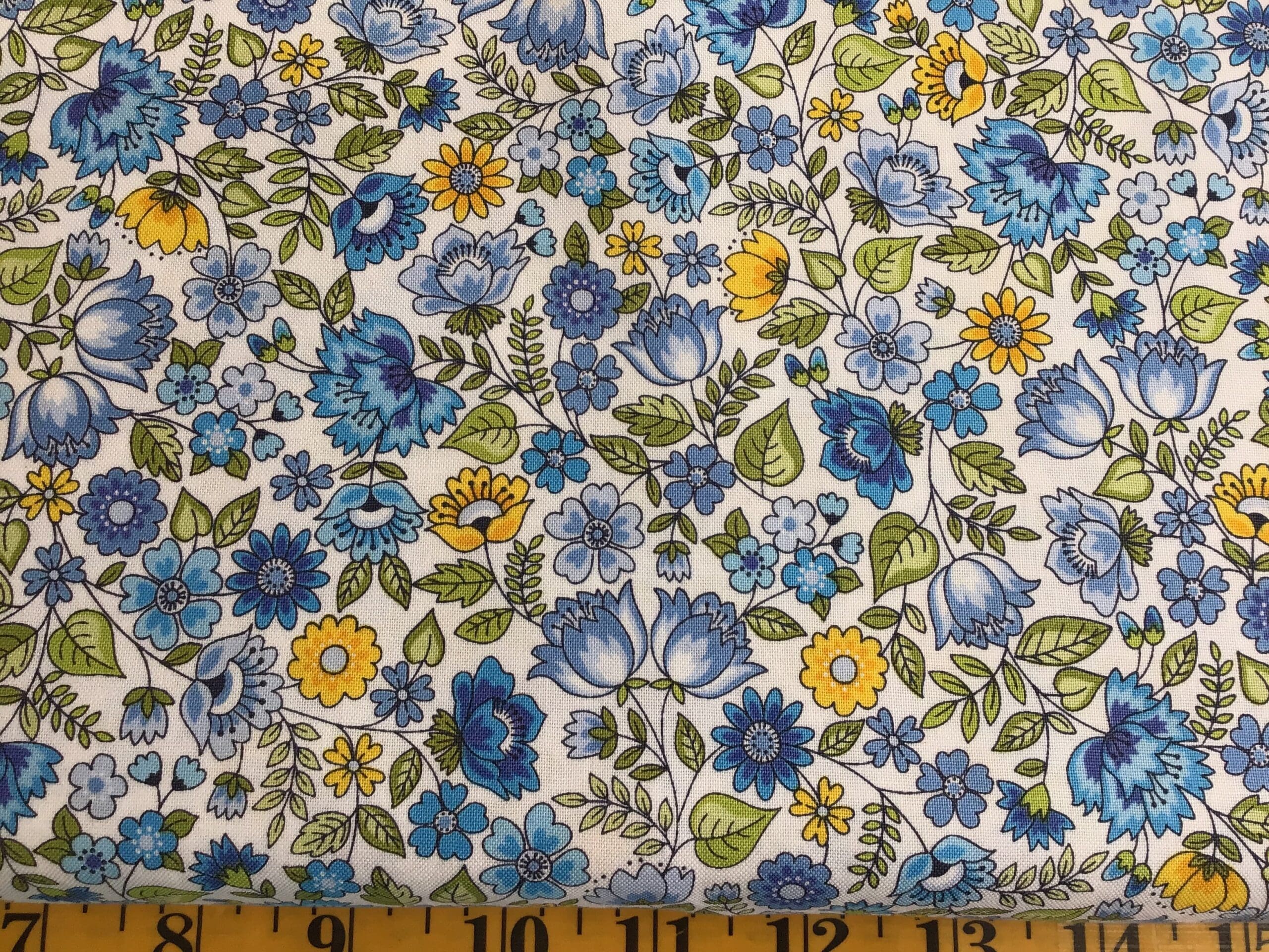2032B Bloom chintz blue yellow Makower bloom fabric