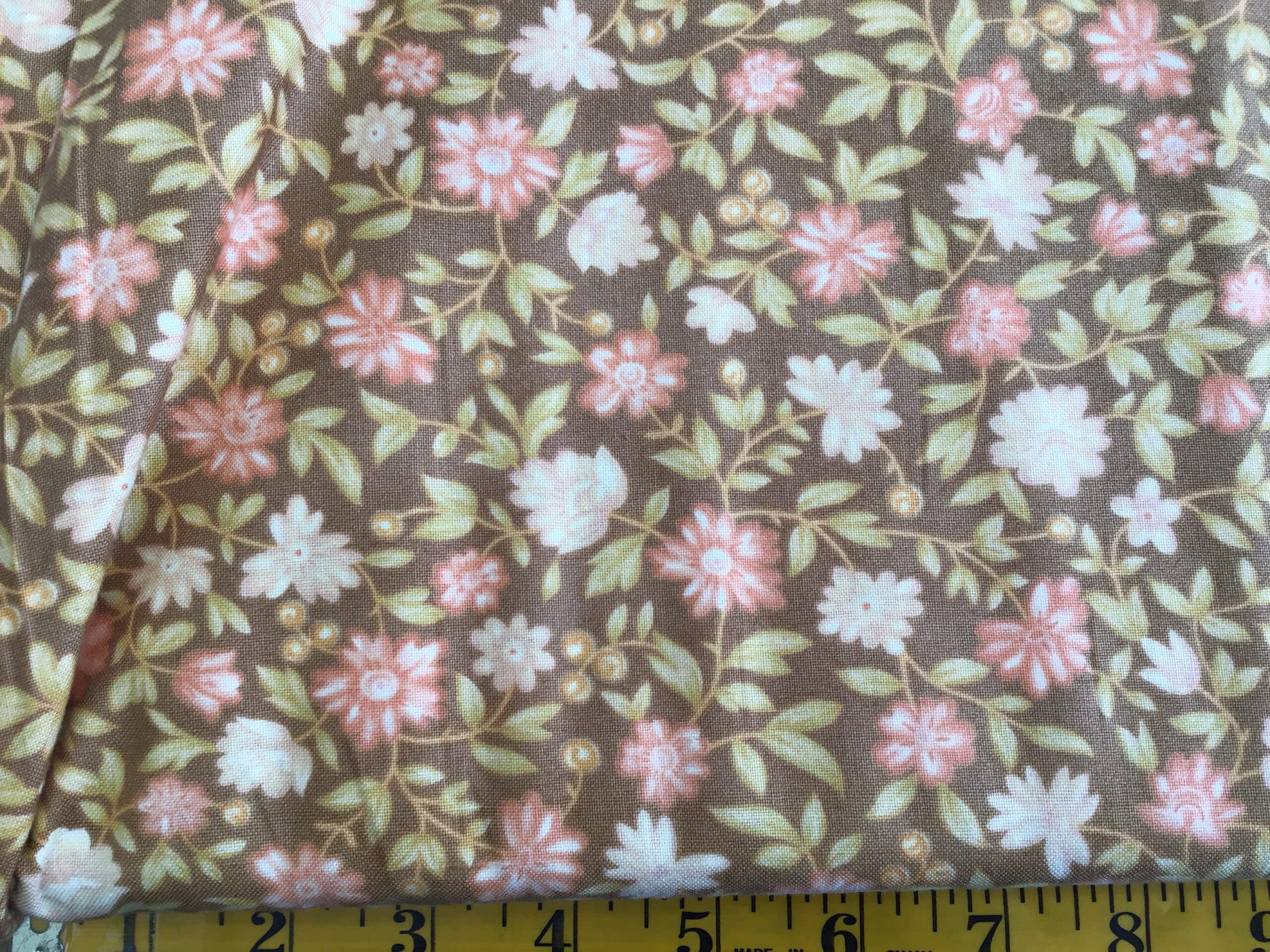 Moda PATISSERIE by Fig Tree Beige floral 20101 Moda PATISSERIE by Fig Tree Beige floral 20101
