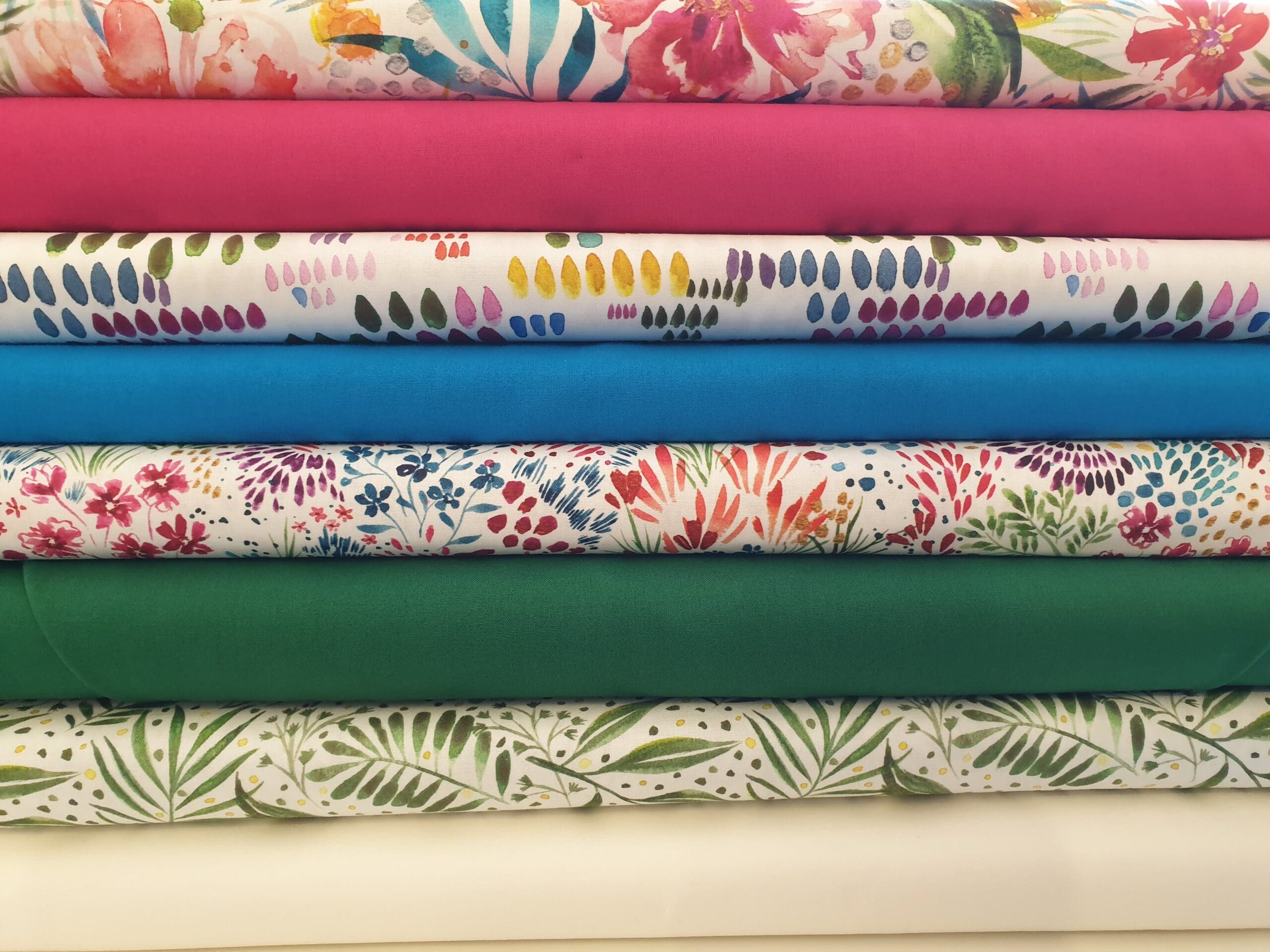 Moody Blooms 8 x FQ Bundle – Day – Multi on White by Moda Fabrics Moody Blooms 8 x FQ Bundle - Day - Multi on White by Moda Fabrics
