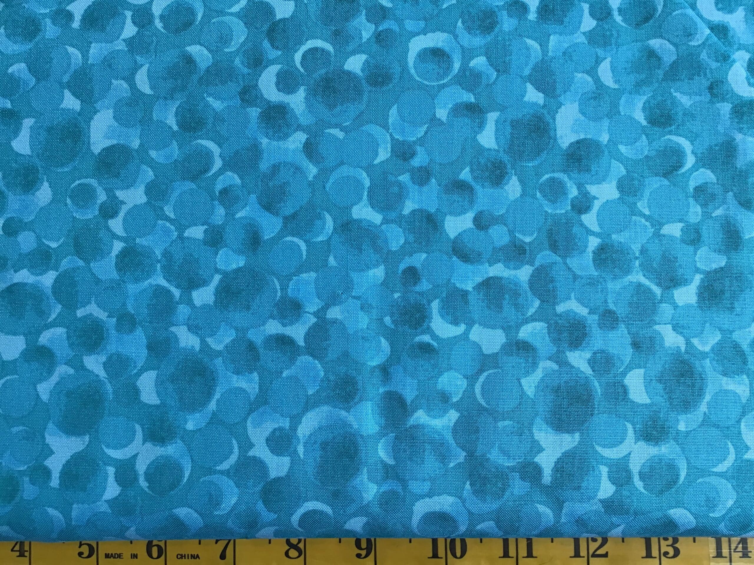 Bumbleberries BB213 tropical sea fabric by Lewis and Irene Bumbleberries BB213 tropical sea fabric by Lewis and Irene