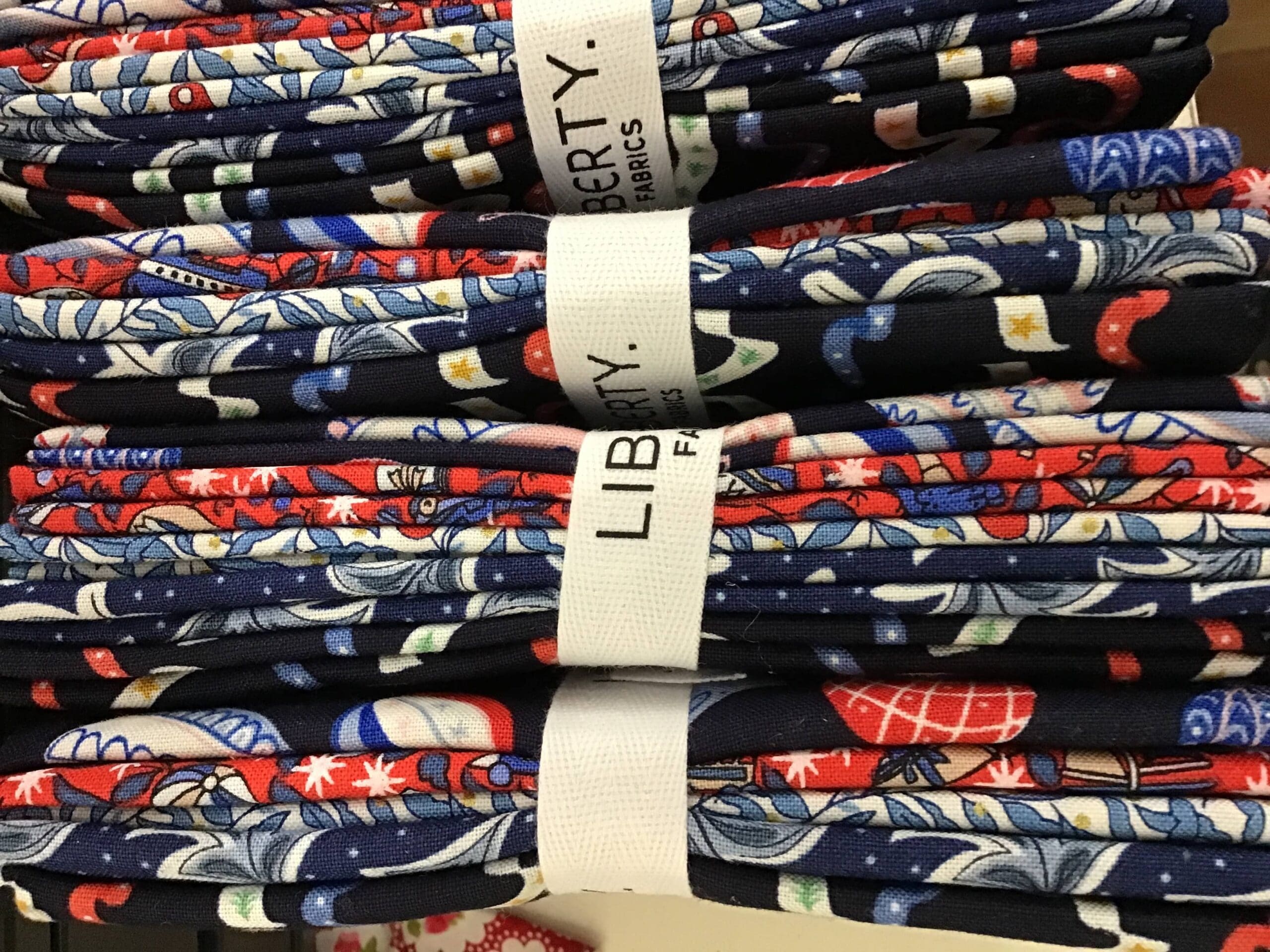 Liberty Christmas Bundle Blue/Red 5xFQ Liberty Christmas Bundle Blue/Red 5xFQ - Image 2