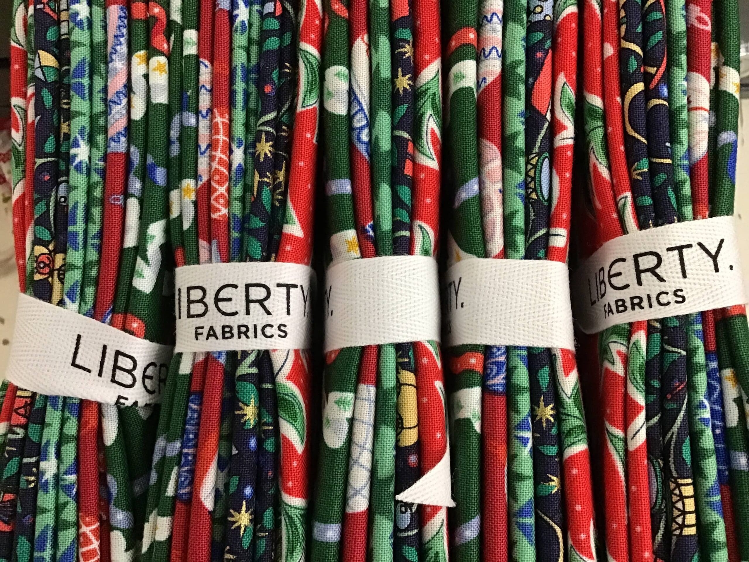 Liberty Christmas Bundle Red/Green 5xFQ Liberty Christmas Bundle Red/Green 5xFQ - Image 2