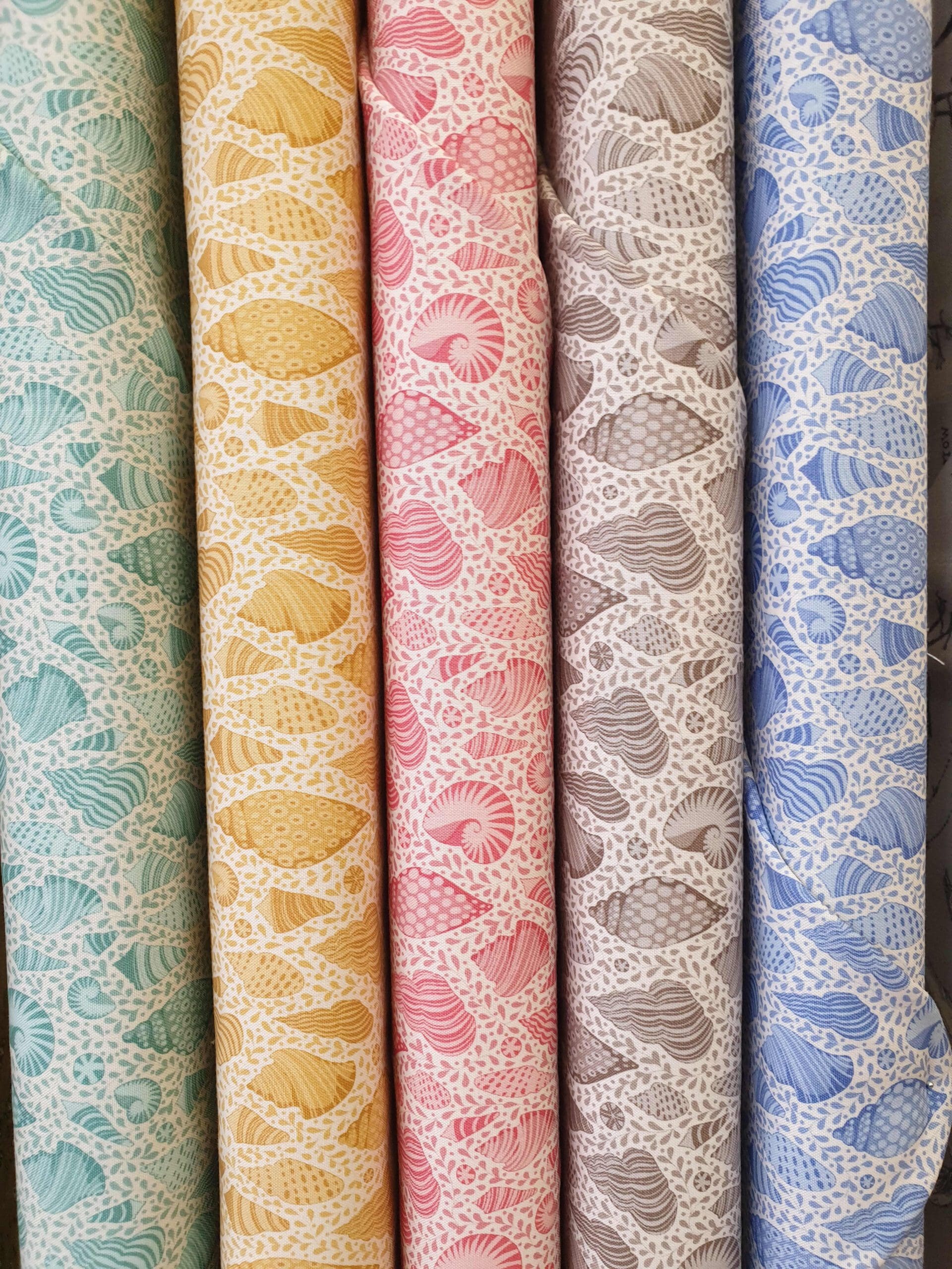 Cotton Beach Shells Multi Bundle. 5x Fat Quarters by Tilda fabrics Tilda Cotton Beach Shells