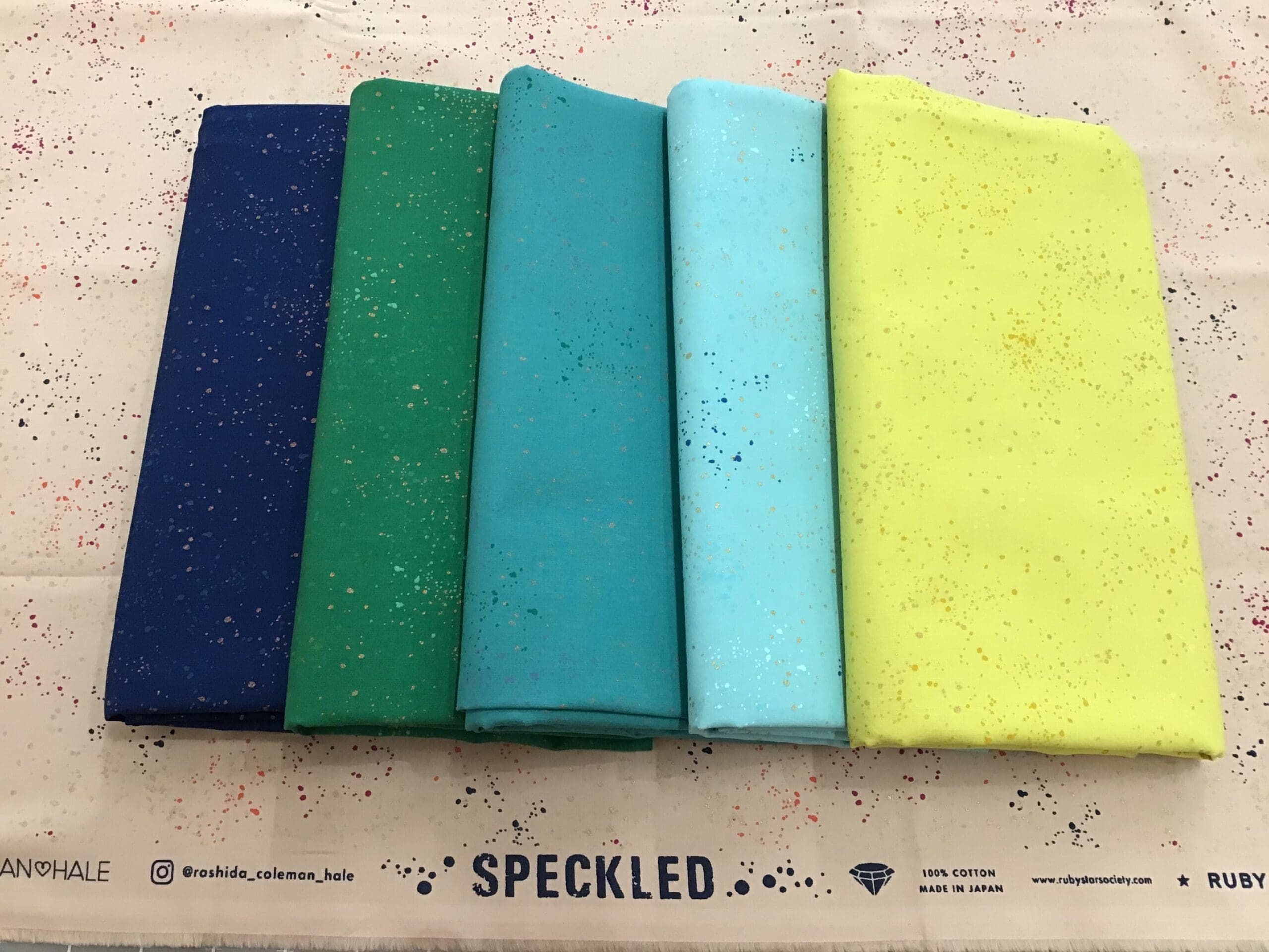 Speckled FQ Bundle Cool colours. 5 x FQ per bundle Speckled FQ Bundle Cool colours. 5 x FQ per bundle
