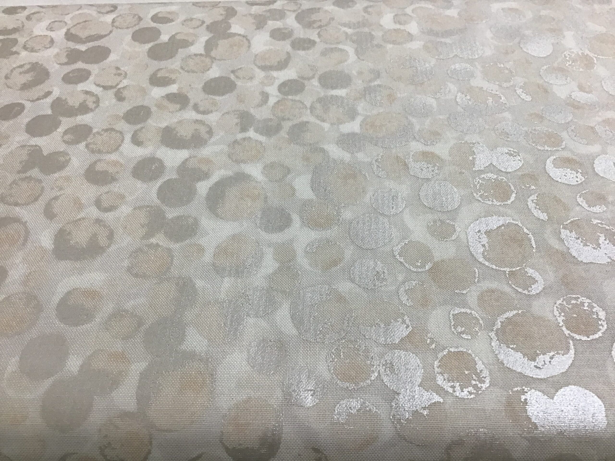 Bumbleberries BB148 Cream Pearl fabric by Lewis & Irene Bumbleberries BB148 Cream Pearl fabric by Lewis & Irene