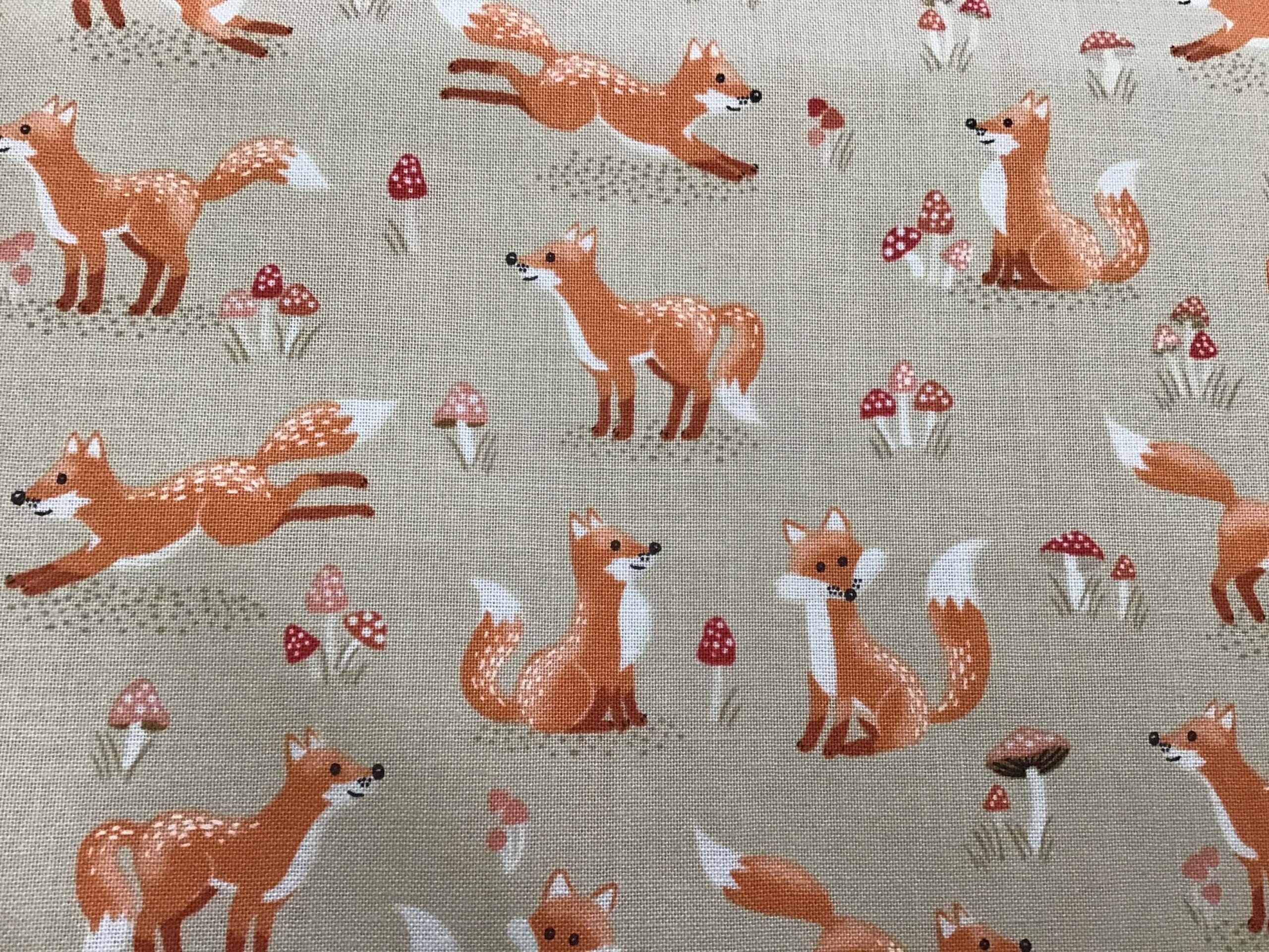 Hello Autumn 098/Q, Fox Cream by Makower UK Hello Autumn 098/Q, Fox Cream by Makower UK