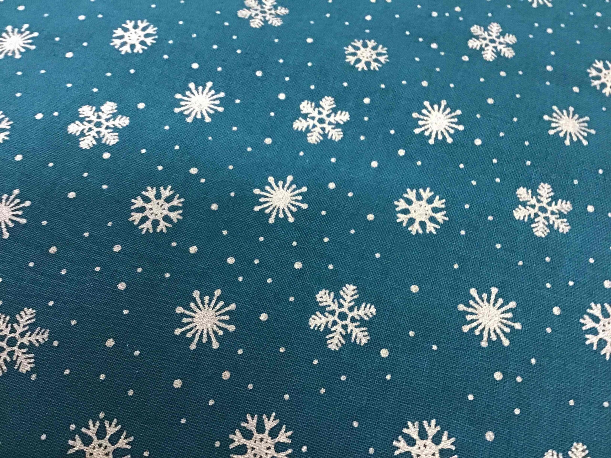 Craft Cotton Christmas print – 126 gold snowflake on dark green background by Reynard Craft Cotton Christmas print - 126 gold snowflake on dark green background by Reynard
