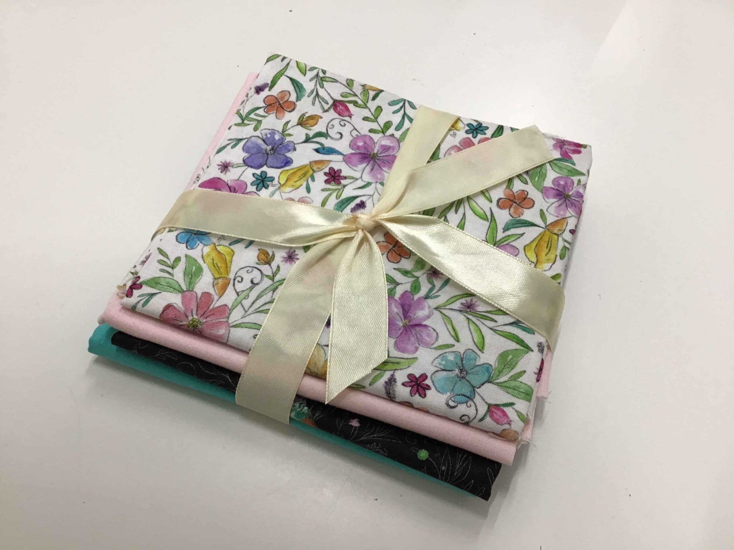 Splash of Colour Bundle – 4 x fat quarters Splash of Colour Bundle - 4 x fat quarters